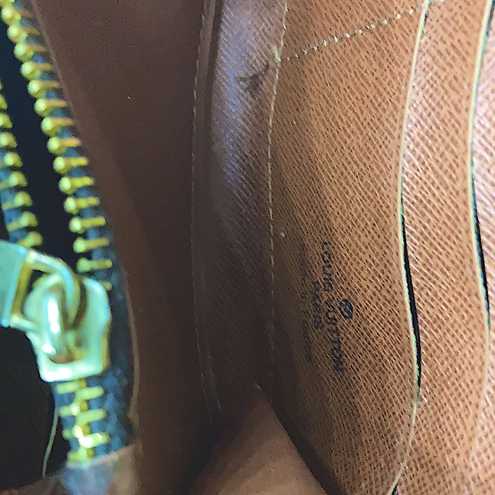 LOUIS VUITTON - double zipper wallet - Picture 8 of 8